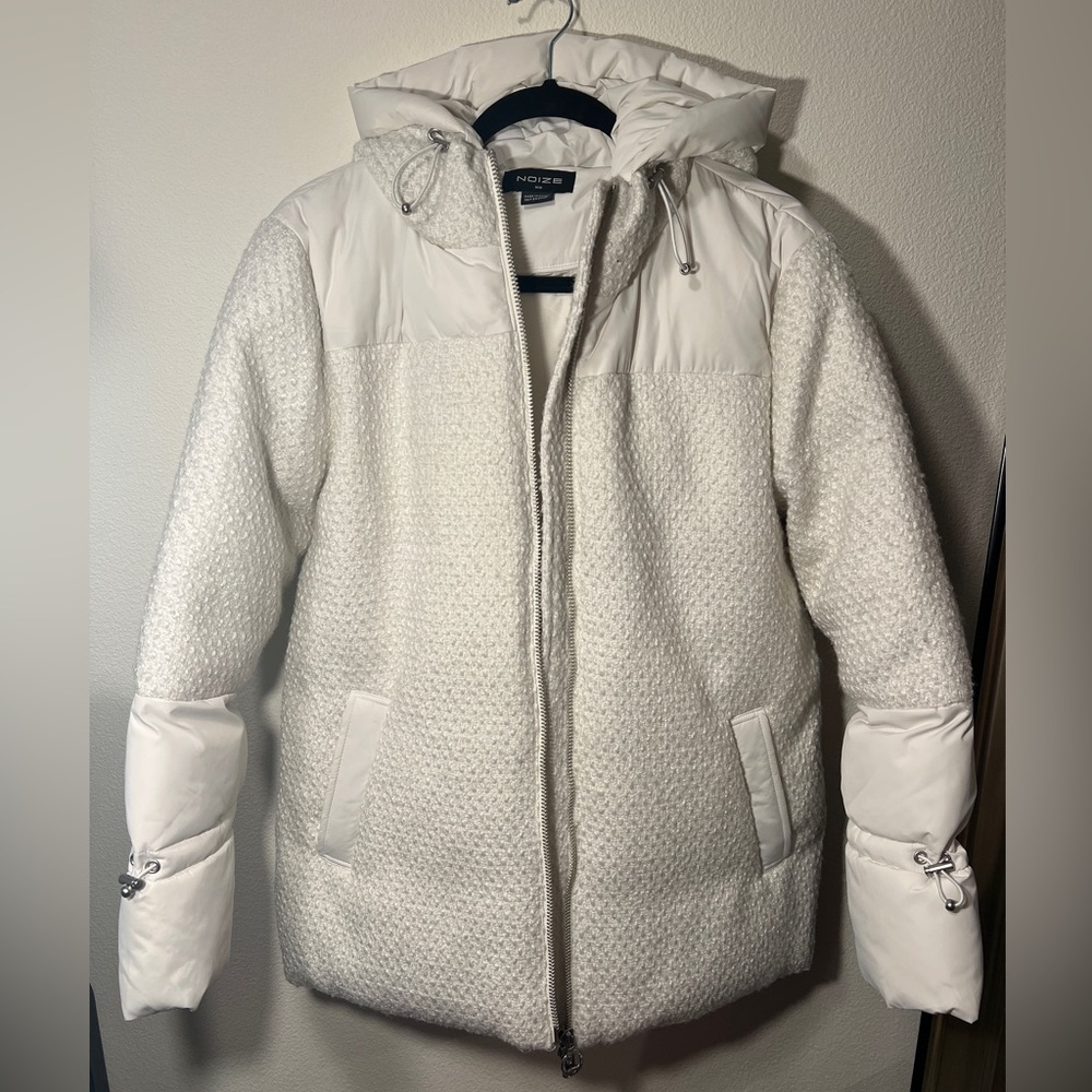 Noize heavyweight coat: BRAND NEW, white, size M